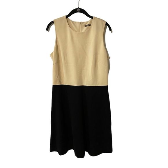 J. McLaughlin Dresses & Skirts - J. McLaughlin Black Cream Graphic thick  Knit Dress, L 10 color block